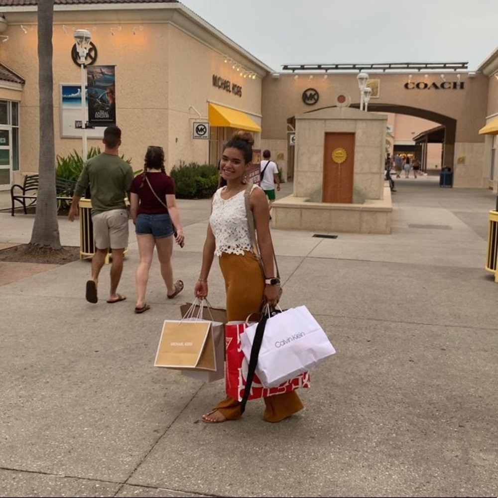 Meet your Posher, Angie